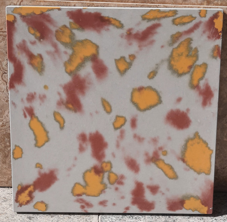 موزاییک پلیمری طرح چرمی ساده سفید زرد و قرمز ۴۰*۴۰