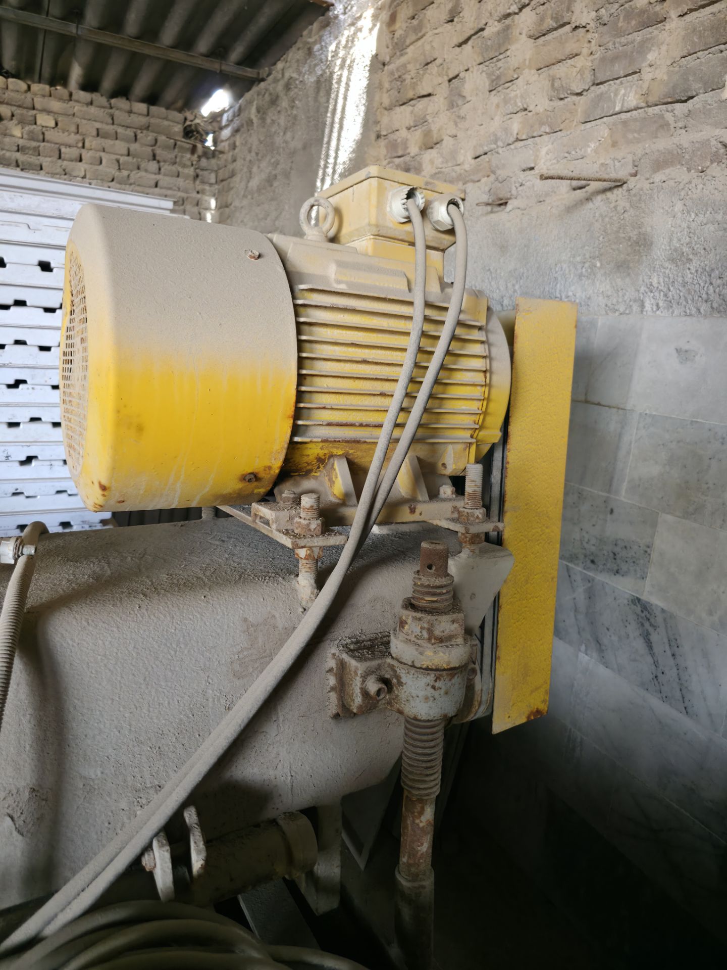 دستگاه طولی بر سنگ بری