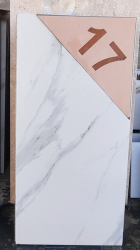 سرامیک پرسلان سفید ۳۰×۶۰ کد ۱۷